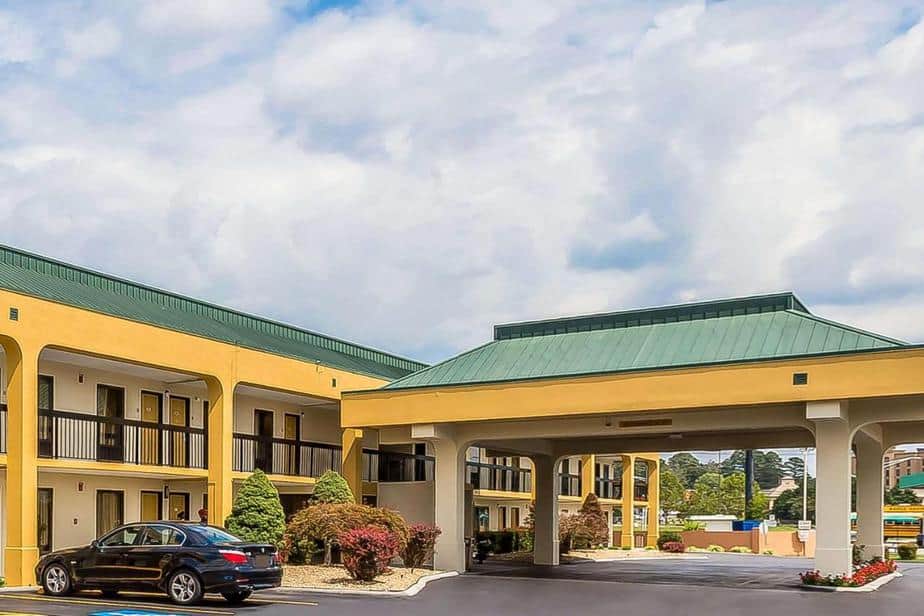 Hotels Near Knoxville Zoo