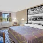 Hotels Near Knoxville Iowa