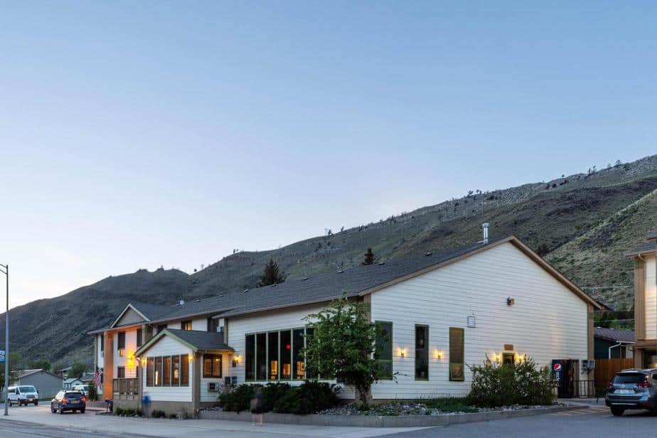 Hotels Near Yellowstone East Entrance